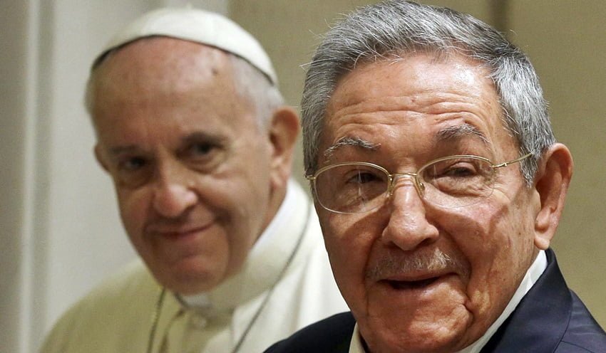 Raúl Castro y el Papa se reunieron este domingo en El Vaticano.