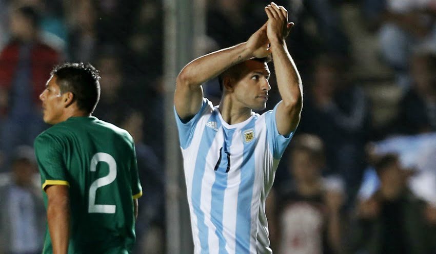 El Kun Agüero hizo tres goles en el amistoso contra Bolivia en San Juan. 