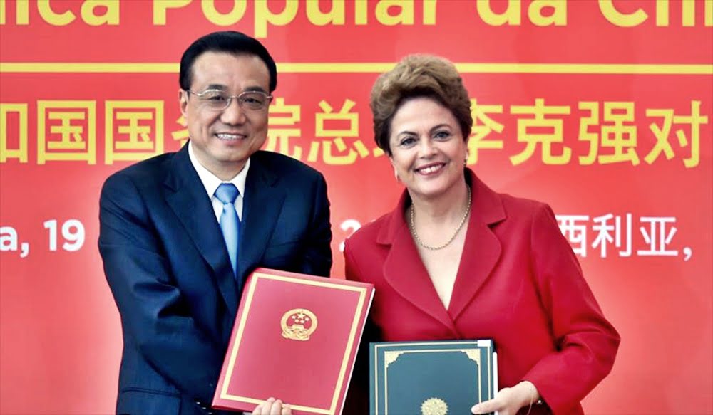 El primer ministro chino, Li Keqiang, y la presidenta de Brasil, Dilma Rousseff.