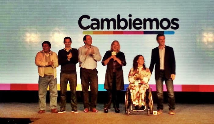 Mauricio Macri con su compañera de fórmula, Gabriela Michetti, compartió el escenario con las fórmulas que encabezaron Ernesto Sanz y Elisa Carrió.