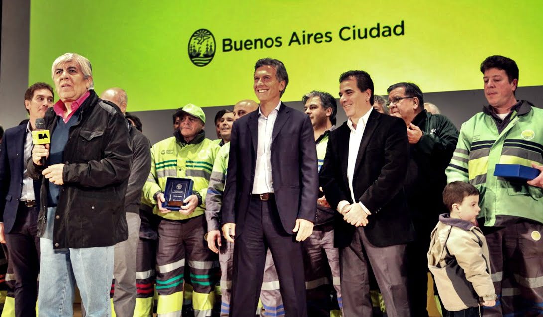 Mauricio Macri eligió a Hugo Moyano para una foto de su campaña presidencial. 