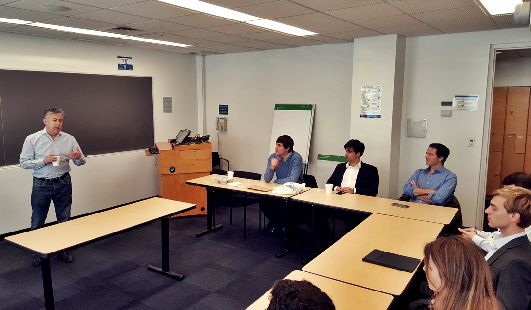 El gobernador electo Alfredo Cornejo dio una charla a estudiantes argentinos de la Universidad de Columbia, en New York. Foto:  Difusión Cornejo