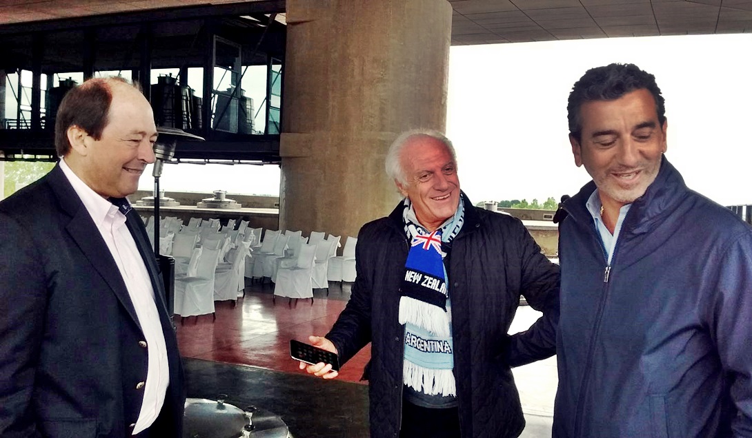 Ernesto Sanz, Orlando Terranova y Florencio Randazo posaron para la cámara de Clarín en la bodega Fournier. Foto: Delfo Rodríguez / Publicada en Clarin.com