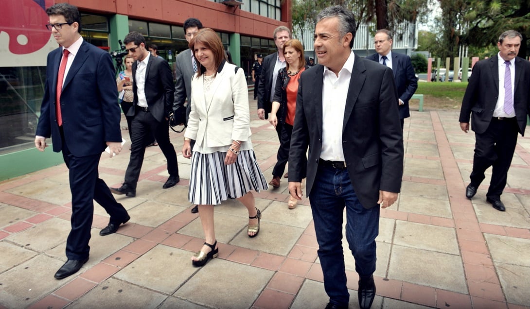 Cornejo y Bullrich coincidieron en el Consejo Nacional de Seguridad en Fútbol, que se reunió el viernes en Mendoza. Foto: Prensa Gobierno de Mendoza