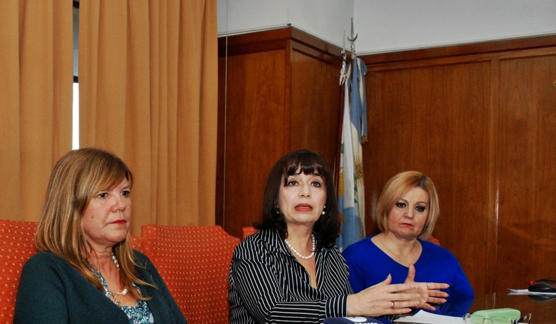 Emma Cunietti encabezó una conferencia de prensa para justificar la reinstauración de una resolución que era para evitar secuestros para evitar que el SUTE milite en las escuelas. Foto: Prensa Gobierno de Mendoza