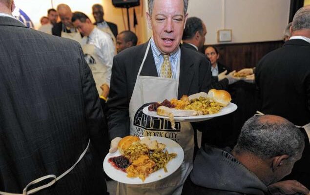 El comisionado para desamparados de Nueva York intimó a víctimas del huracán Sandy a dejar las habitaciones que paga el gobierno