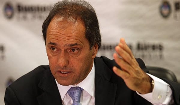 La agenda de Scioli: escuchar, corregir y advertir que Massa gobierna un municipio «con el 40% de barrios cerrados»