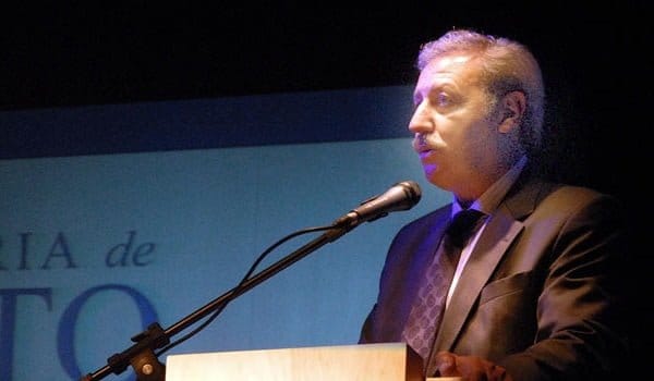 El Gobierno dice que la Iglesia mandó una carta del papa para Cristina que el Vaticano dice que Franciscó no escribió