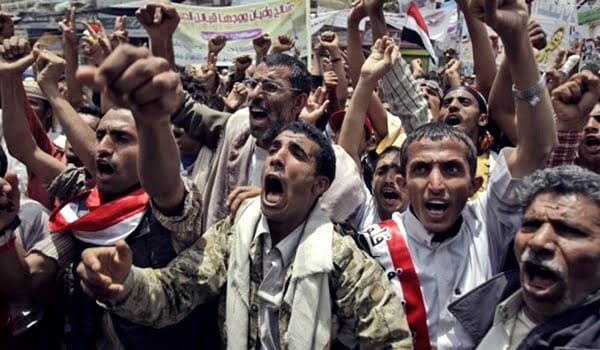 Rebeldes chiítas de Ansarualá tomaron la sede del Gobierno y la radio pública de la capital de Yemen