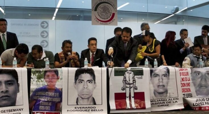 Familiares de estudiantes mexicanos desparecidos rechazan la sentencia del procurador, quien los declaró muertos