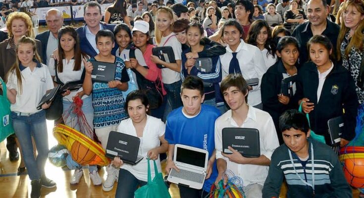 Una pelea entre el PJ y la UCR volteó en el Senado el proyecto de Ley de Educación que contaba con media sanción