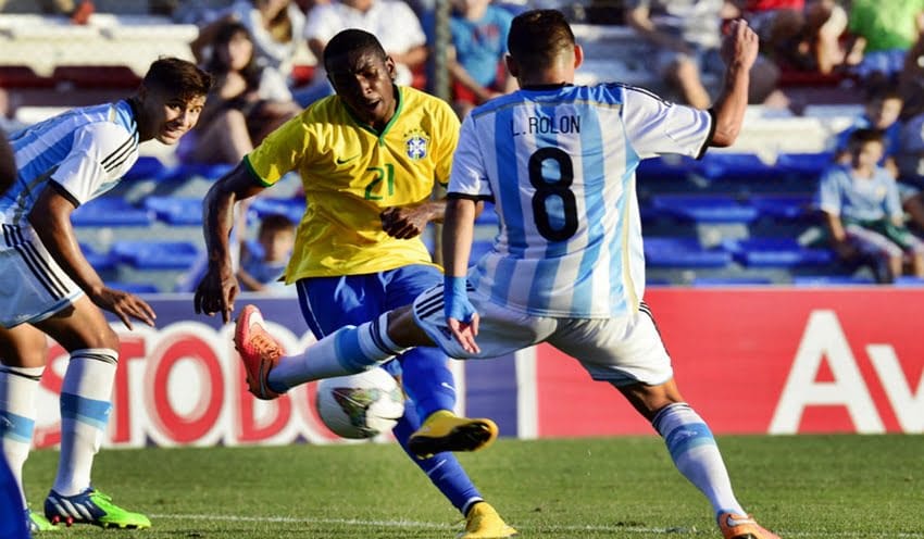 El Sub 20 de Argentina le ganó a Brasil 2 a 0 cuando terminaba el juego por el Sudamericano de Uruguay