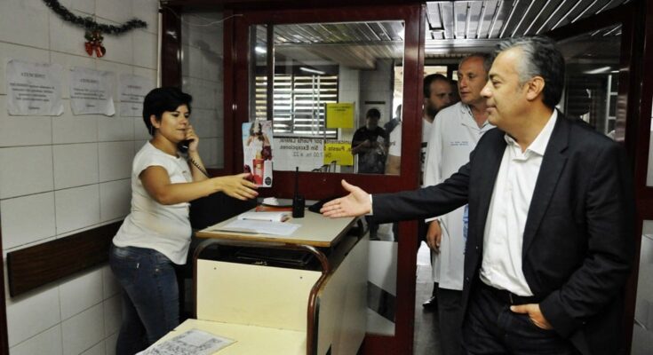 Cornejo anunció la normalización del pago salarial a los empleados públicos gracias a un adelanto de Macri