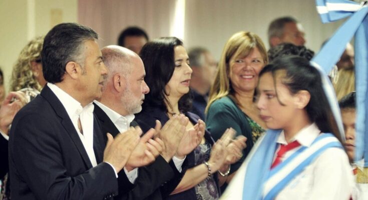 Cornejo apuesta a debilitar las protestas de los docentes con acusaciones al SUTE y el descuento de los días de paro