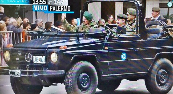 El carapintada Aldo Rico fue invitado al desfile militar del Bicentenario en Buenos Aires