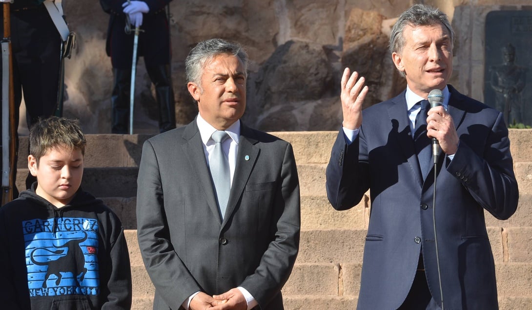 Macri con Cornejo encabezaron el acto por aniversario de la muerte de San Martín en el Cerro de la Gloria. Foto: Prensa Gobierno de Mendoza 