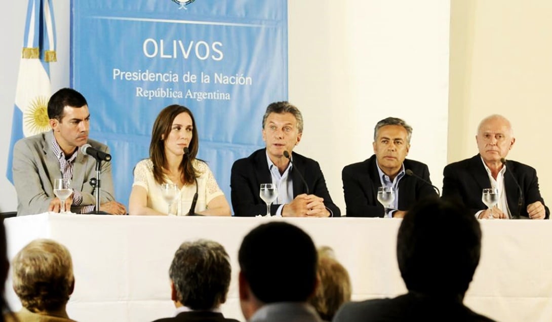 Juan Manuel Urtubey, María Eugenia Vidal, Mauriio Mari, Mauricio Macri, Alfredo Cornejo y Miguel Lifschitz. Foto: Archivo