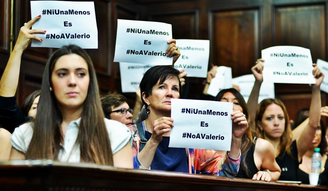 Mujeres contra la nominación de Valerio para la Corte presenciaron la sesión especial que lo consagró. Foto: Prensa Senado