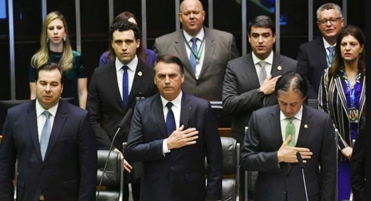 Asumió Bolsonaro, quien prometió marginar a las minorías y profundizar el neoliberalismo