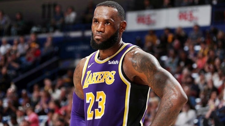 Lebron agiganta su historia personal, pero los Lakers están cada vez peor