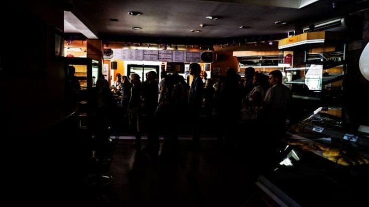 El apagón en Venezuela cumple tres días