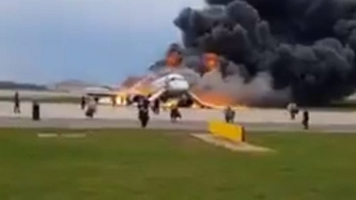 Al menos 41 muertos tras un aterrizaje de emergencia en Moscú