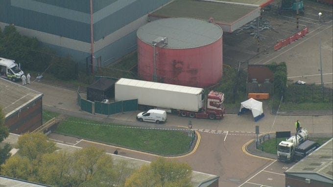 Hallaron 39 cadáveres en un camión cerca de Londres