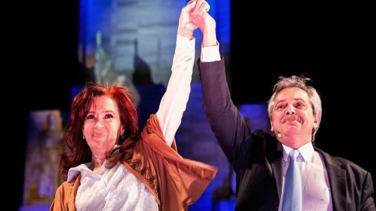 Martes de Fernández: traspaso de mando, jura de ministros y fiesta en Plaza de Mayo