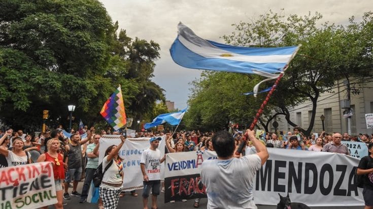 Cientos de mendocinos marcharon para pedir una provincia «libre de fracking»