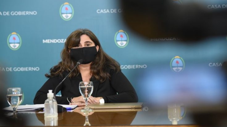 Hay 100 médicos contagiados con COVID-19 en Mendoza, admitió la ministra de Salud