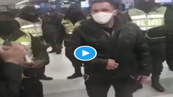 El gobierno de facto de Añez detuvo por 10 horas a un veedor argentino de las elecciones