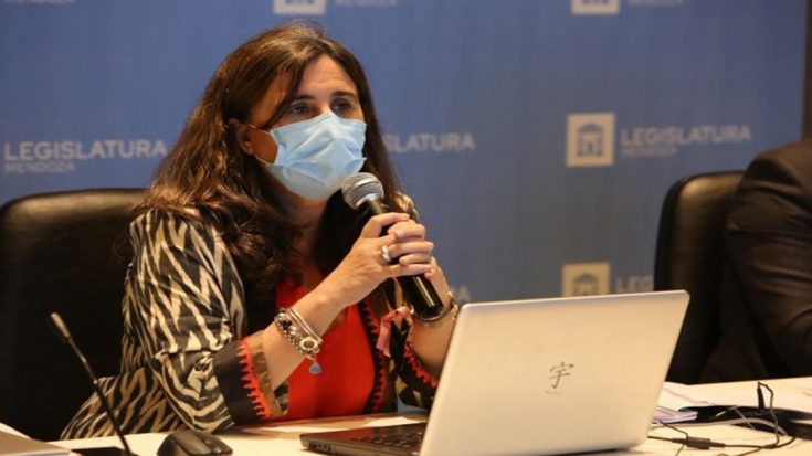 Ana María Nadal, ministra de Salud: «No estamos al borde del colapso sanitario»