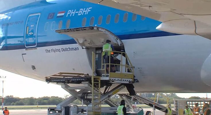 Dos nuevos vuelos de Aerolíneas traerán dosis de Sinopharm desde China y segundo componente 2 de la Sputnik V desde Rusia