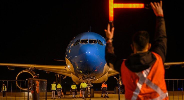 Partió otro vuelo de Aerolíneas Argentinas en busca de vacunas Sputnik V
