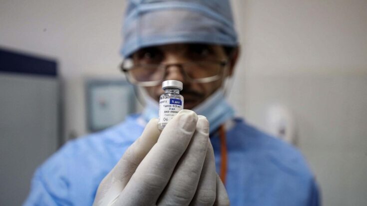 Reunión por las vacunas: van los representantes de Sinopharm, Gamaleya, el Fondo Covax y del Serum Institute, AstraZeneca presentará un escrito y Pfizer estará por Zoom