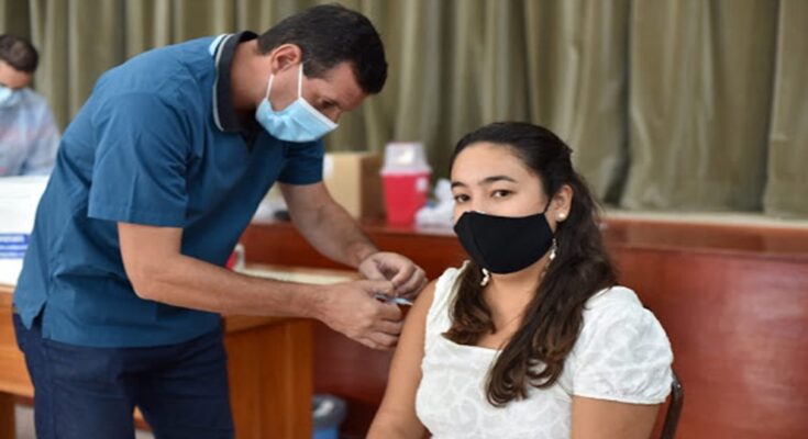 El Gobierno nacional recordó que las vacunas contra la COvID-19 son optativas y rechazó las medidas punitivas que planteó la UIA