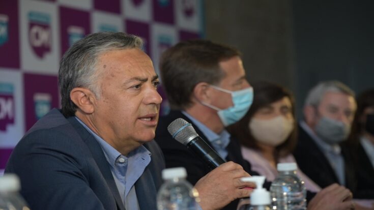 Cornejo al votar: «No tiene sentido que los protocolos sanitarios retrasen  el escrutinio»