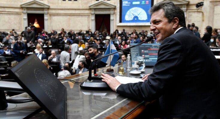 Diputados sesiona para aceptar la renuncia de Massa y el FdT propone como sucesora a Cecilia Moreau