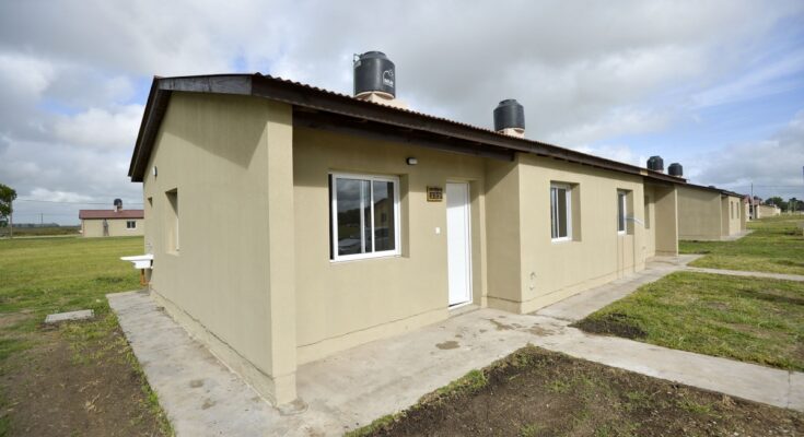 Con un déficit habitacional de 110.000 viviendas, desbordó la inscripción para acceder a 2 mil casas que sorteará Suarez en campaña