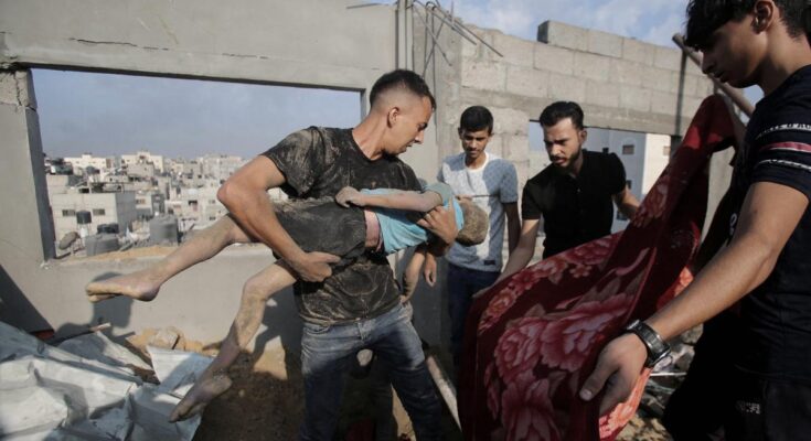 Israel atacó una caravana de ambulancias en Gaza: al menos 15 muertos y más de 60 heridos