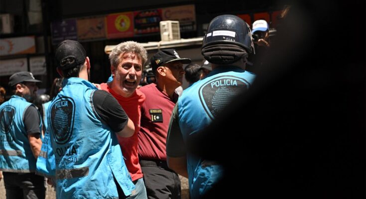 Liberaron a los detenidos en medio de la protesta contra las medidas de Milei