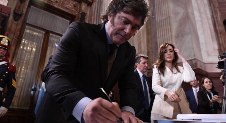 Milei pretende desactivar el Congreso para gobernar sin oposición por dos años