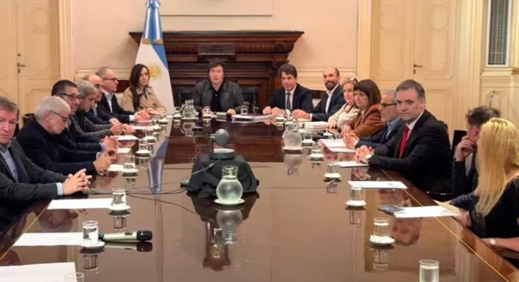 Javier Milei encabezó una reunión de Gabinete destinada a afianzar el alineamiento con Israel en la guerra con Irán.