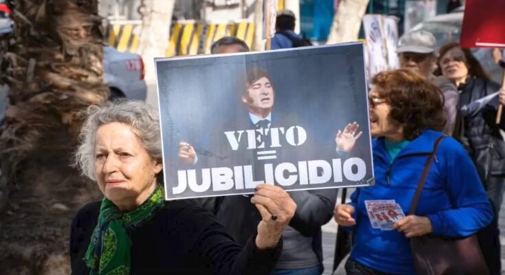Jubilados a las calles contra el veto de Milei: habrá rondas en las plazas y juntada de firmas contra el ajustazo