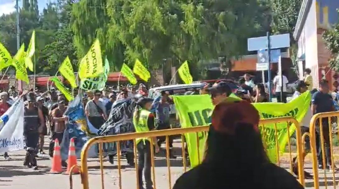 En Uspallata acusan a la UOCRA y a lobbistas de la minería de infiltrarse en una protesta pacífica contra San Jorge