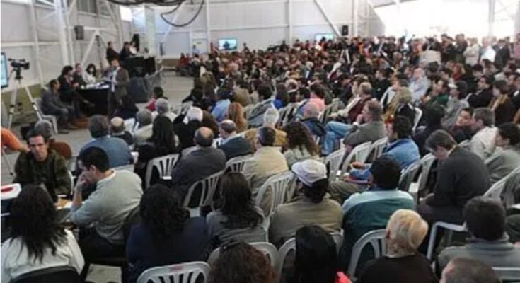 Las fotos que quiere esquivar Cornejo con la audiencia de San Jorge en el medio de la montaña