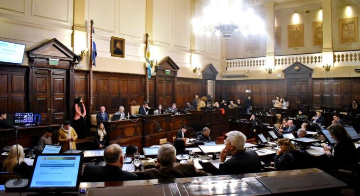 Con aval del PJ, Diputados dio media sanción al plan de Cornejo para volver a tomar deuda en dólares