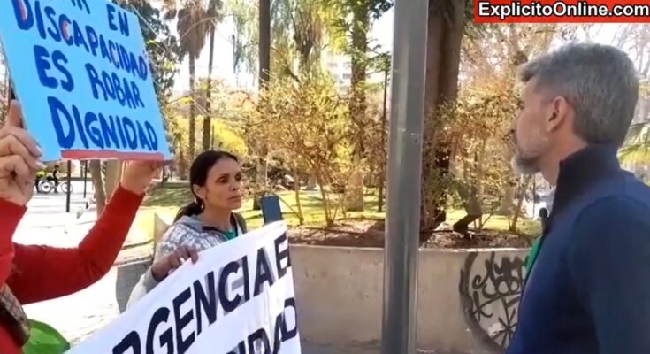 Uso político de personas con discapacidad: organizaciones sorprendieron en una plaza al intendente Suarez