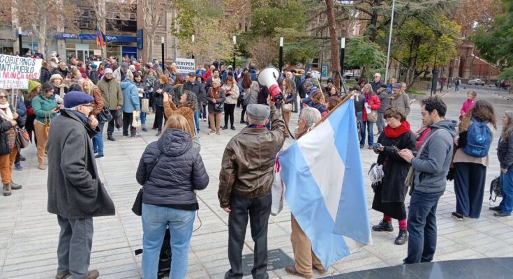 La batalla de los excluidos: jubilados y personas con discapacidad vuelven a las calles contra los vetos seriales de Milei