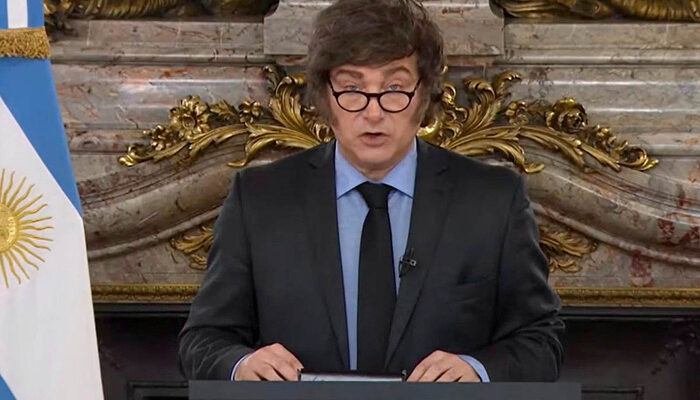 Cadena nacional de Milei para ratificar el plan de ajuste y desguace: «El rumbo está escrito en piedra»